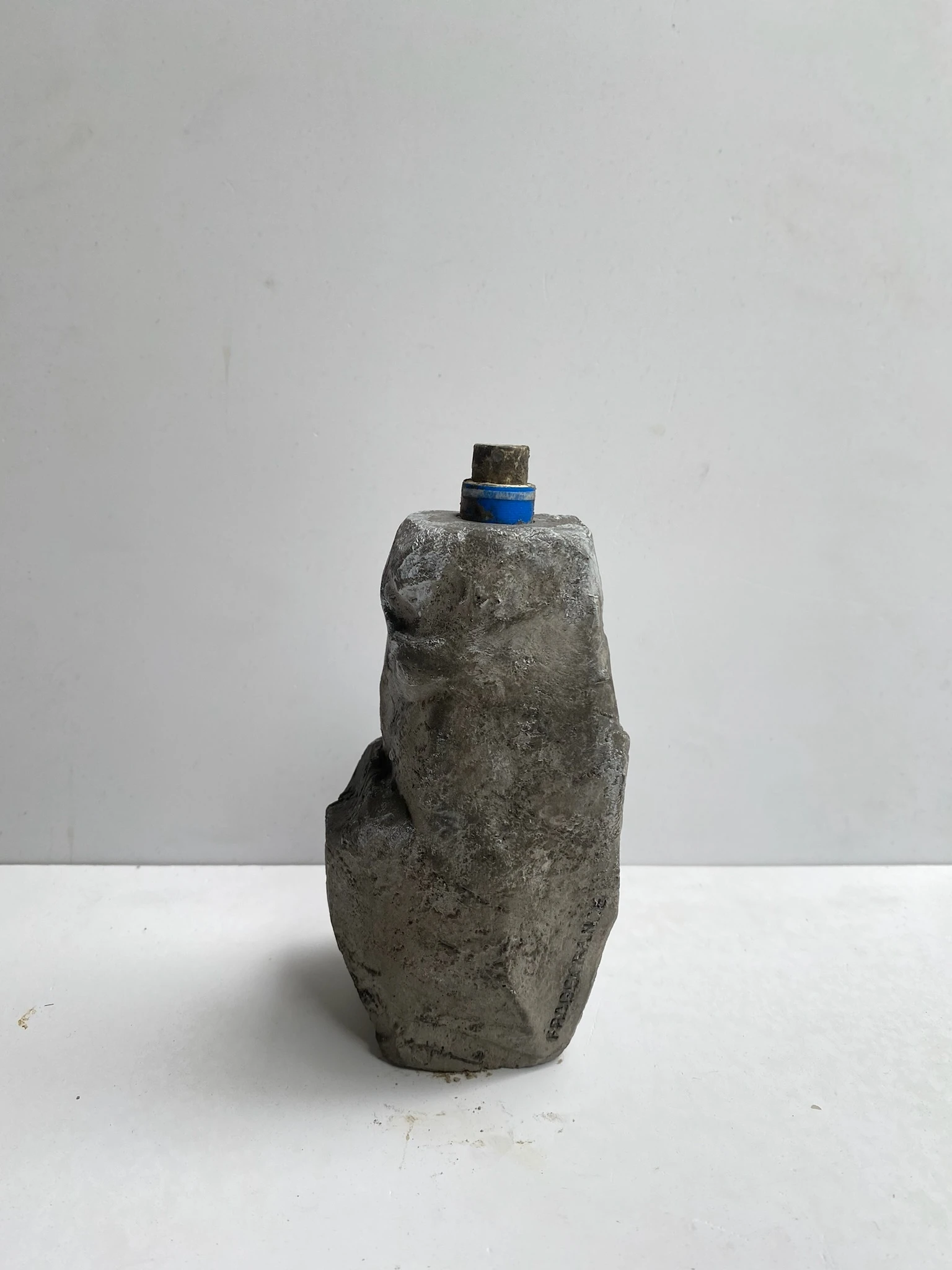 Concrete bottle cast 8